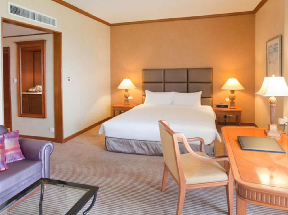 Dorsett Grand Labuan Hotell Exteriör bild