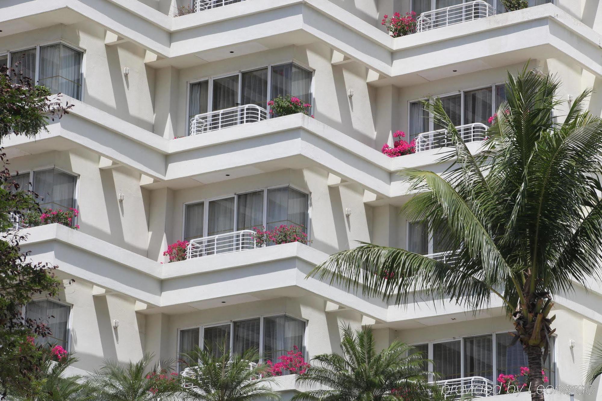 Dorsett Grand Labuan Hotell Exteriör bild