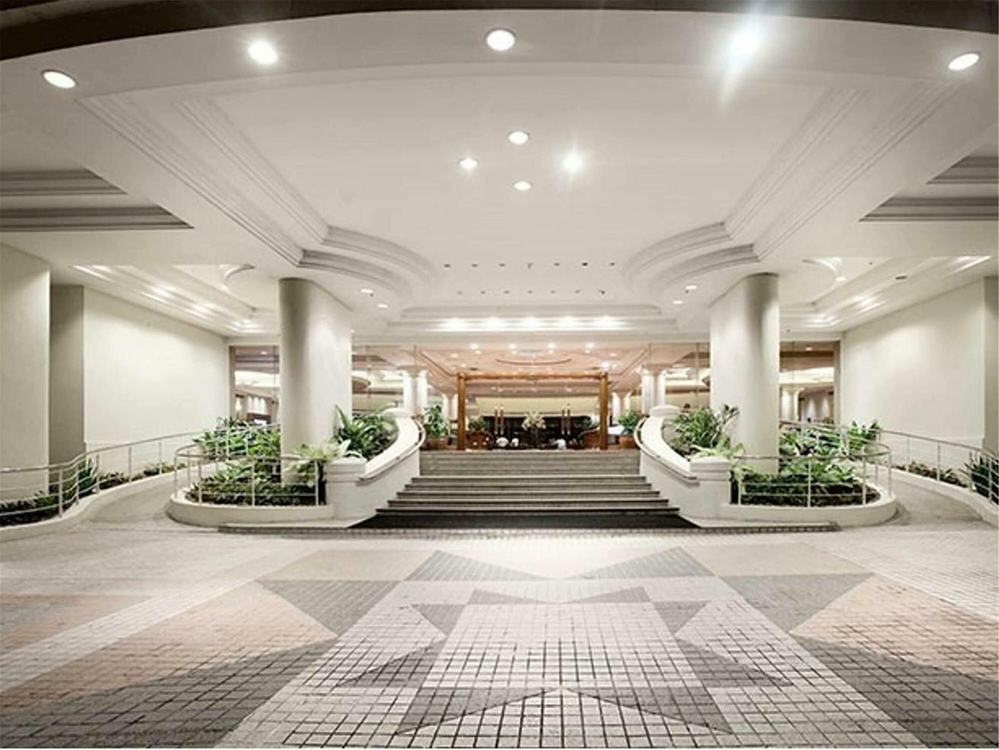 Dorsett Grand Labuan Hotell Exteriör bild