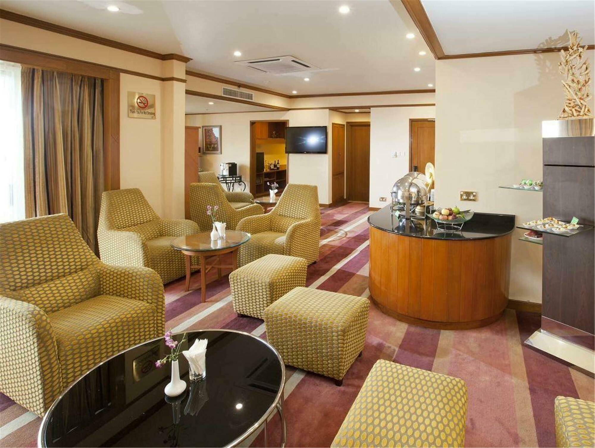 Dorsett Grand Labuan Hotell Exteriör bild