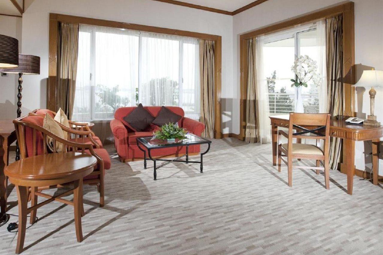 Dorsett Grand Labuan Hotell Exteriör bild